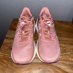 New Balance Fresh Foam women’s size 11